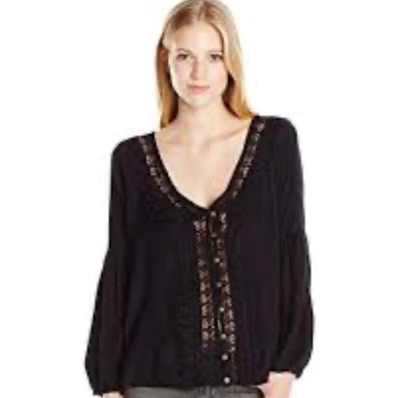 O’Neill Tops - $5 bundle add on. O’Neill peasant blouse. Size M.